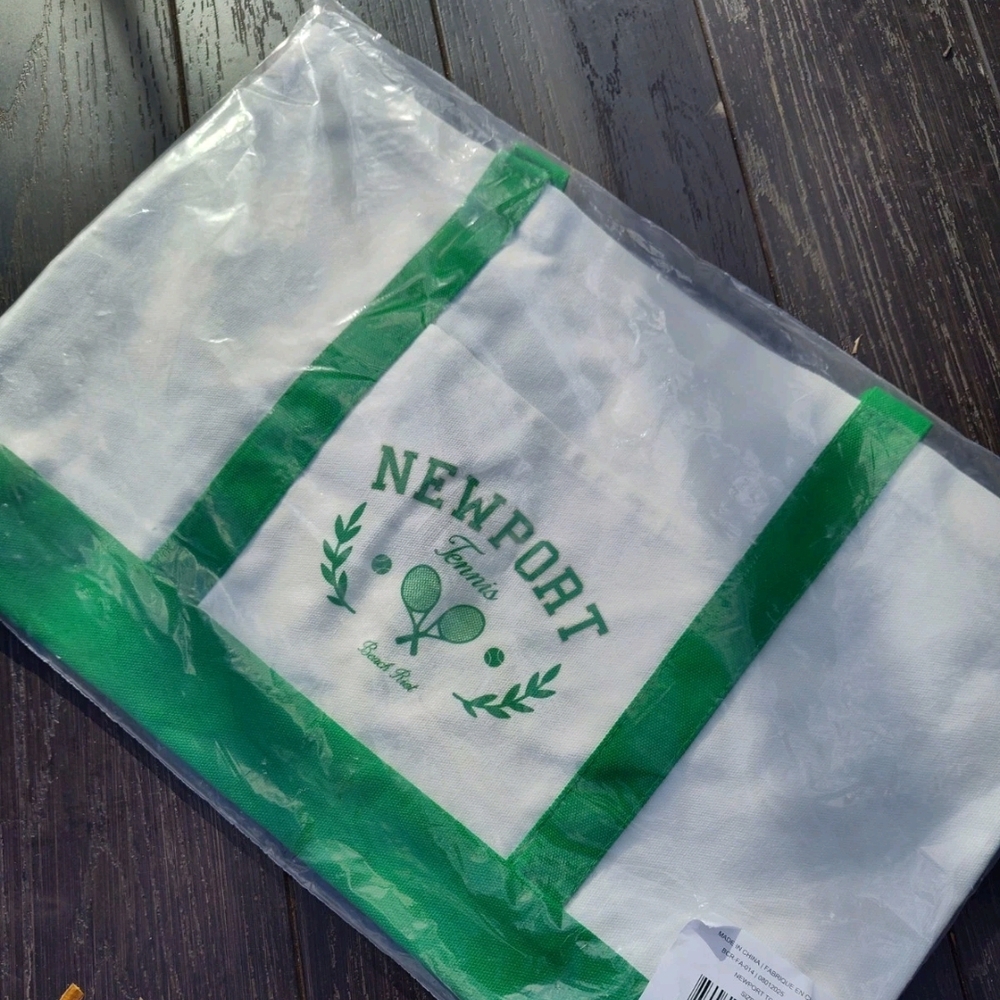 Newport Tennis Tote Bag in Green and White